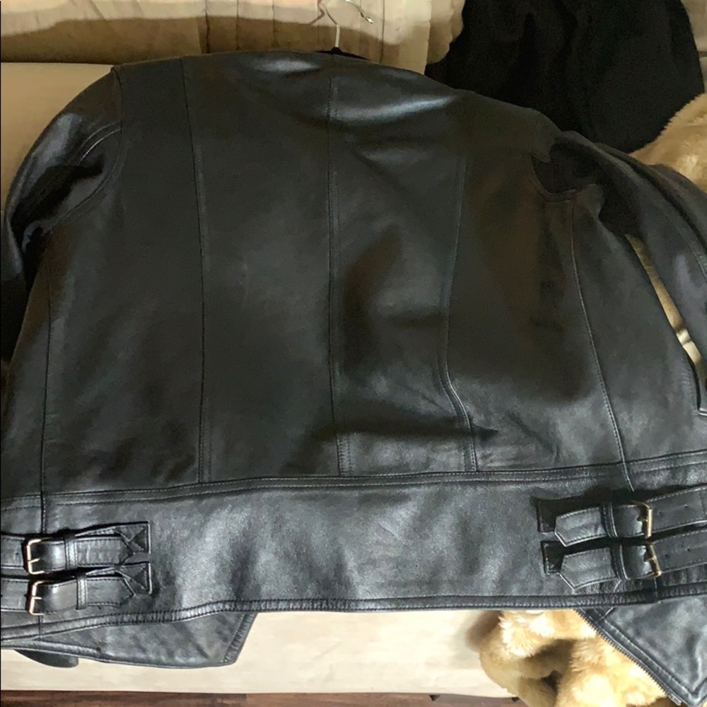 Leather jacket - Picture 5 of 7
